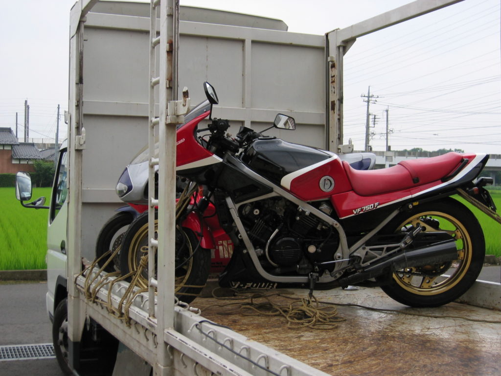 VF750F